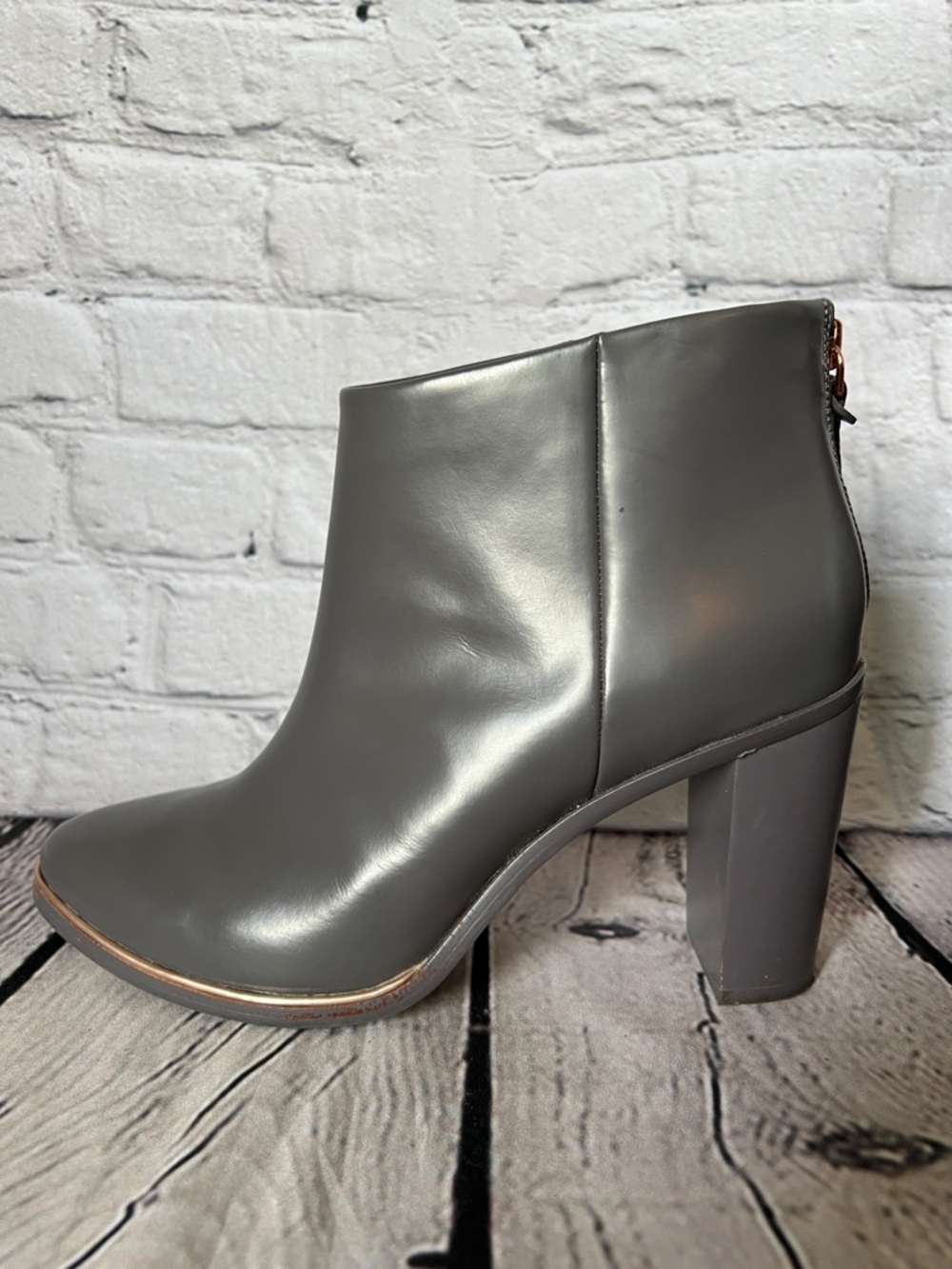 * Ted Baker Grey Leather Block Heel Ankle Boots
